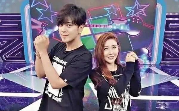 娱乐圈吃瓜综艺小说,瓜田里的甜蜜陷阱